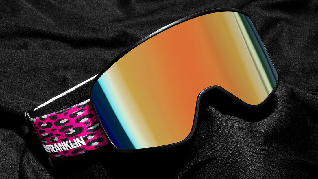 When it snows, is it recommended to wear sunglasses?