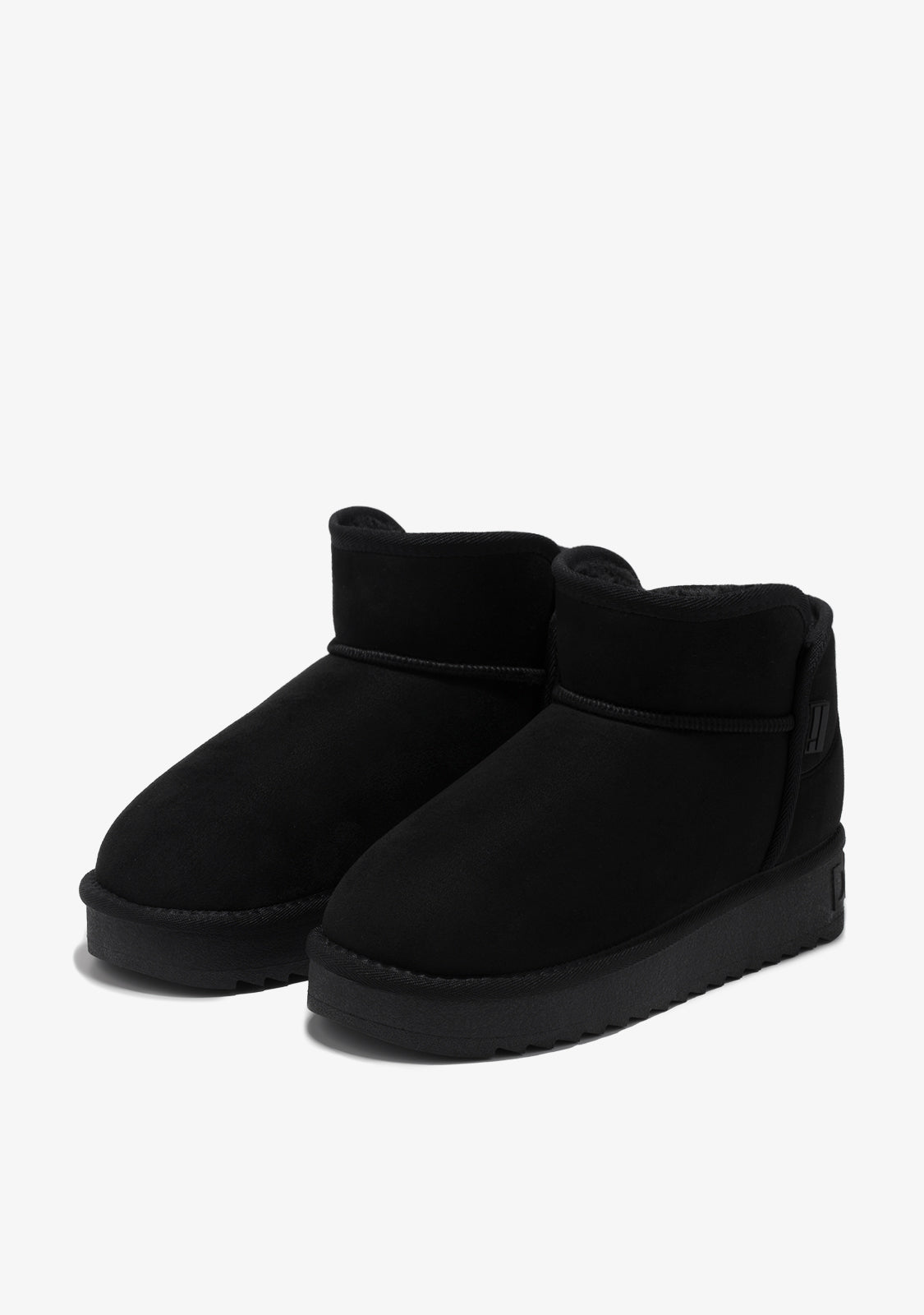 Nordic Low Basic Black