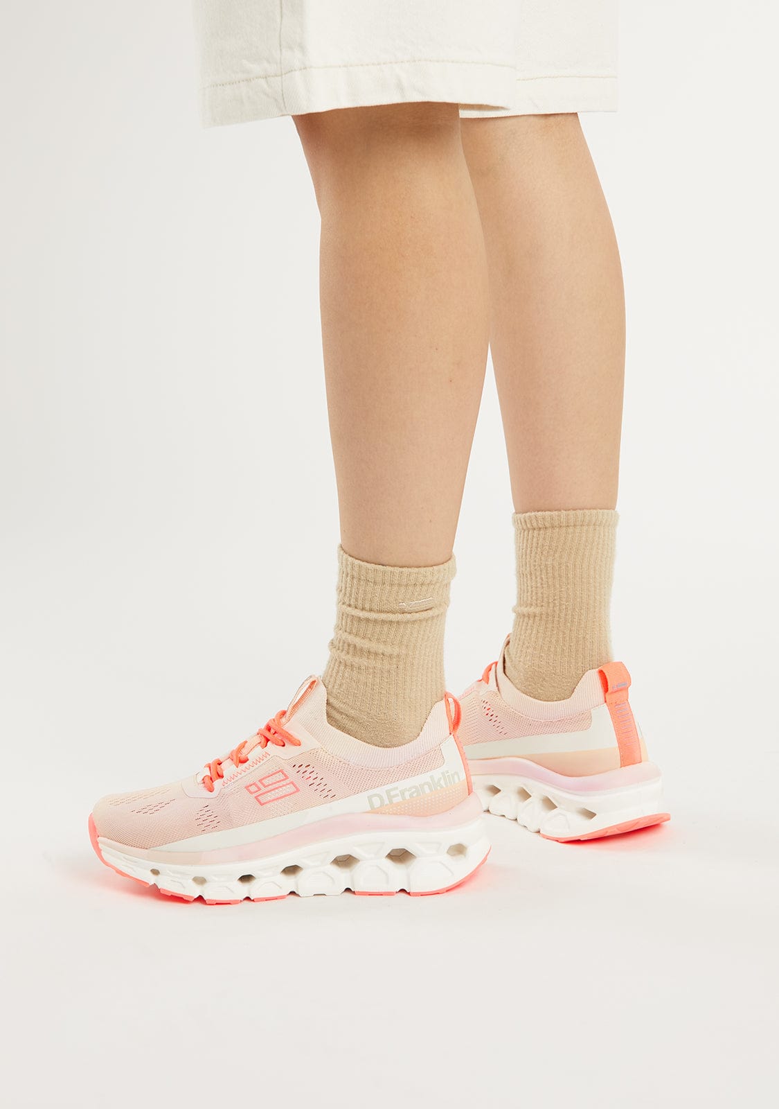 Aero Sneakers Mesh Coral