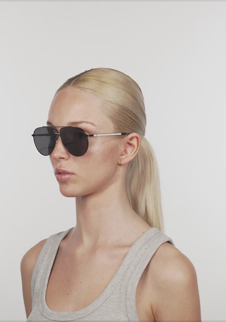 Cargar video: Aviator Legacy Black / Black