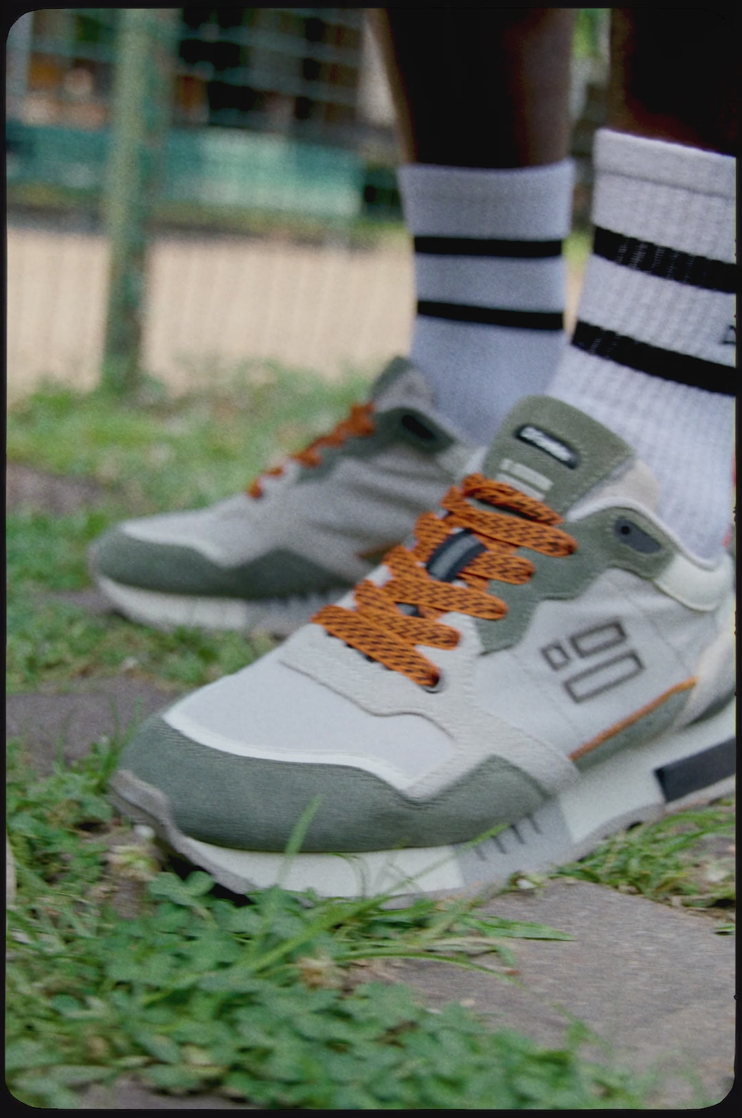 Cargar video: Vibla Zig Flag Multi Grey