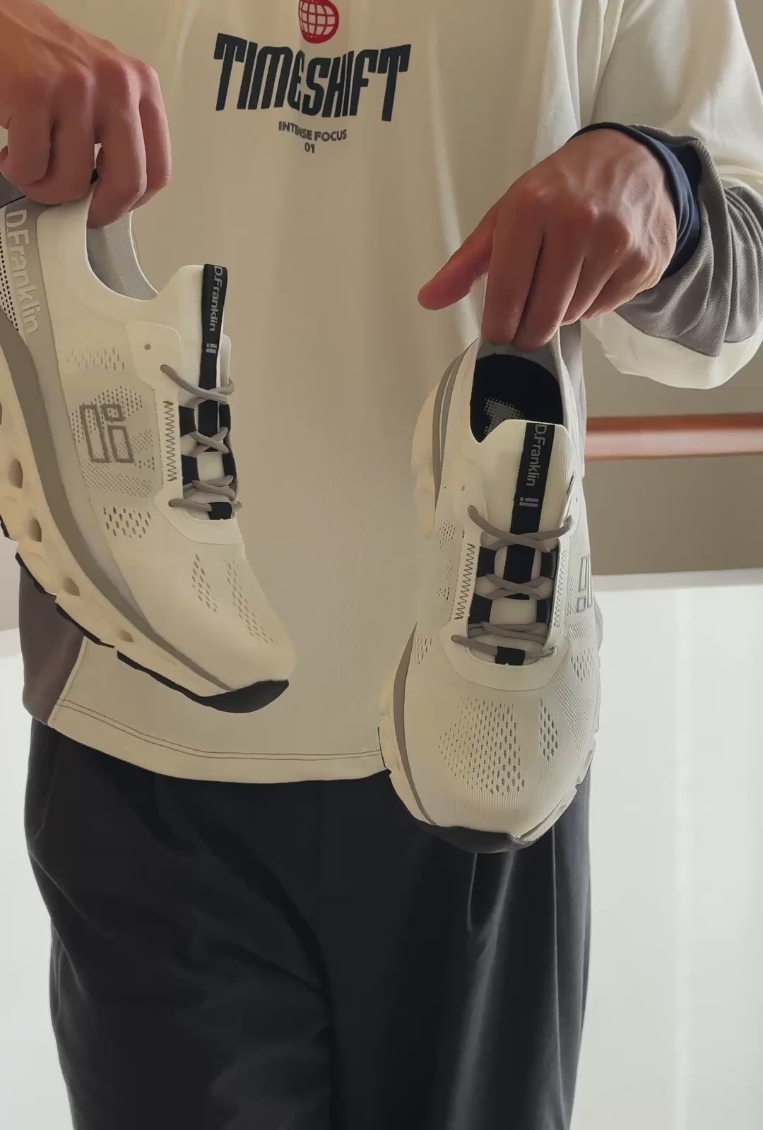 Cargar video: Aero Sneakers Mesh White / Silver